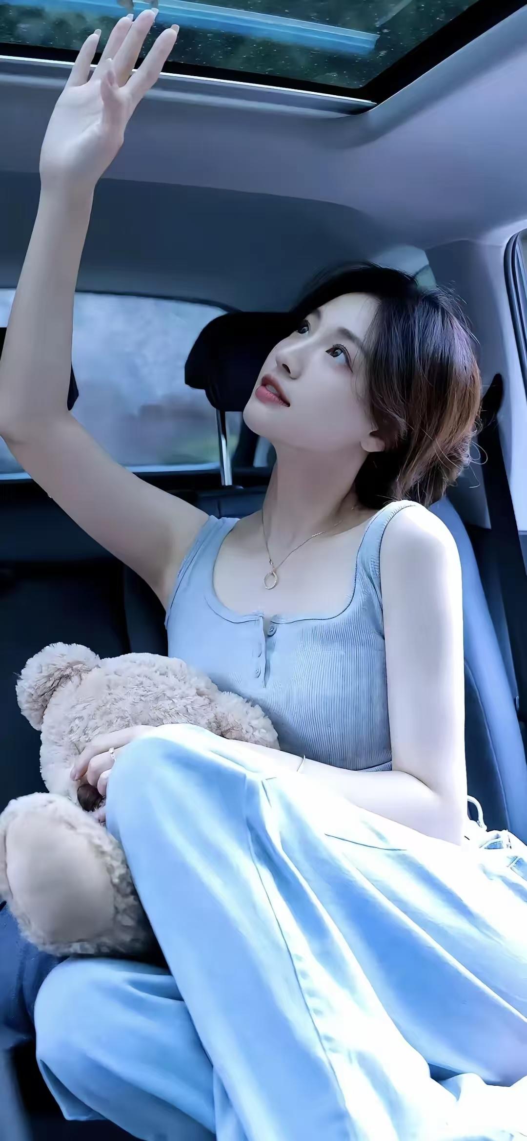对于道德过高的老实人，变凶，变狠，变坏，才是你成长的标志。