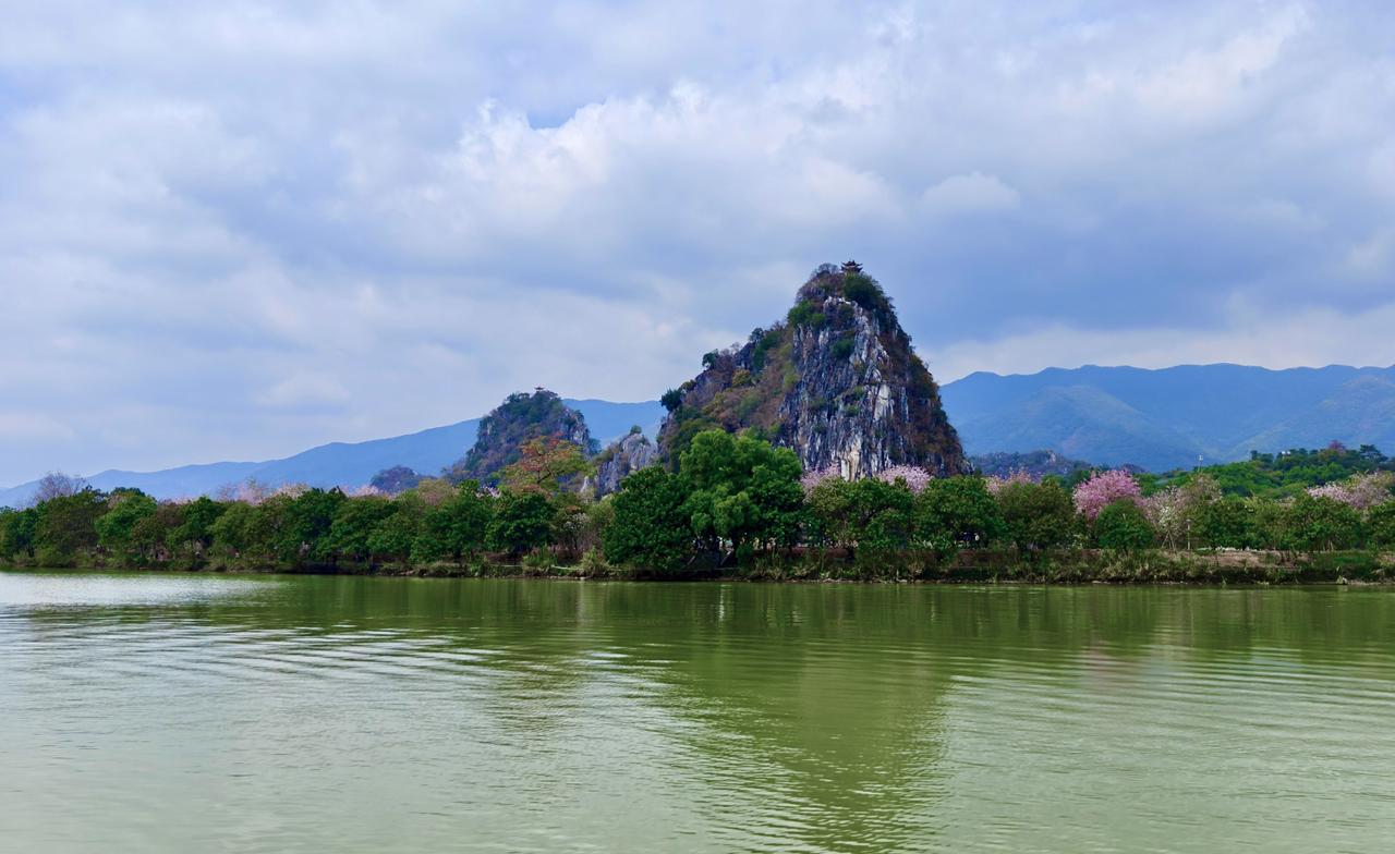 肇庆七星岩门票太贵了，今天从广州出发去南宁，路过肇庆市，想着七星岩也是挺有名的，