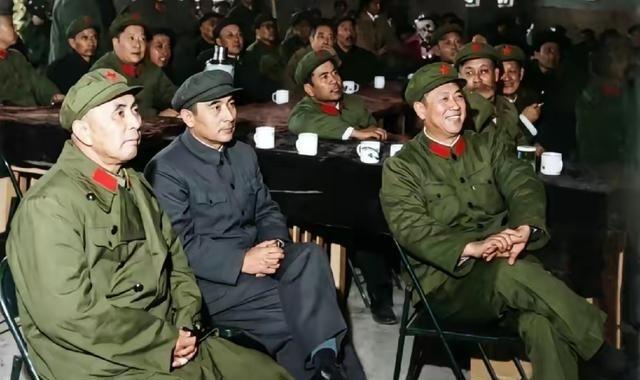 1973年，时任新疆军区司令员兼新疆维吾尔自治区委员会第二书记，自治区革委会