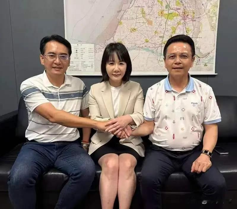 谢衣凤炮轰郑丽文，彰化县长选举空投参选人，忽视地方力量。其实是家族内部分裂，权利