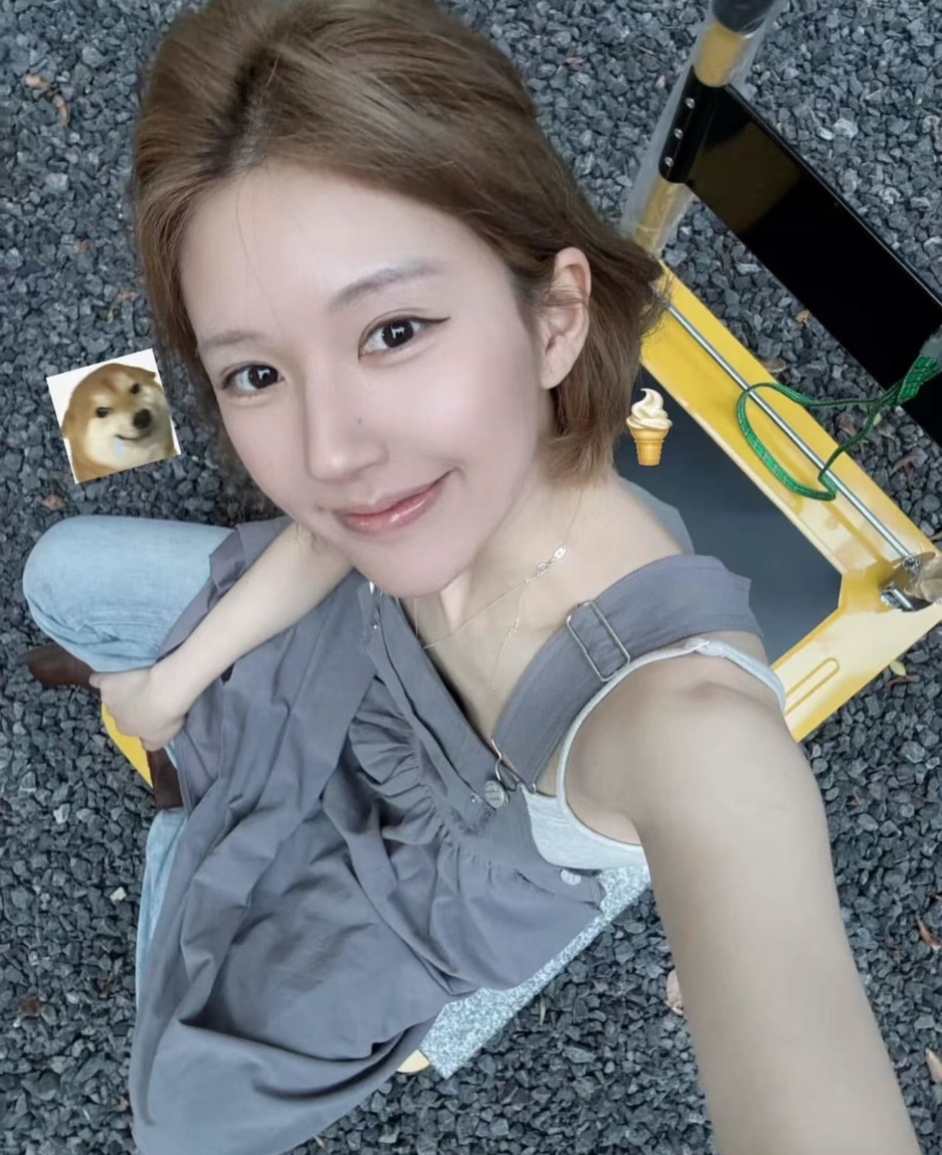赵露思昨晚更新的🤳🏻次串串好巴适​​​