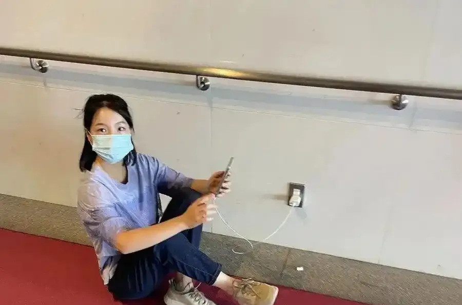 中国人日本旅游充电惹争议哎呀妈呀，最近这事儿闹得可真凶！