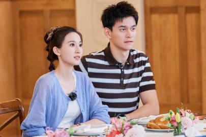 好奇怪，孙杨和张豆豆夫妻既不像马頔和李纯、金莎和孙丞潇一样的甜甜蜜蜜，也不像伊能