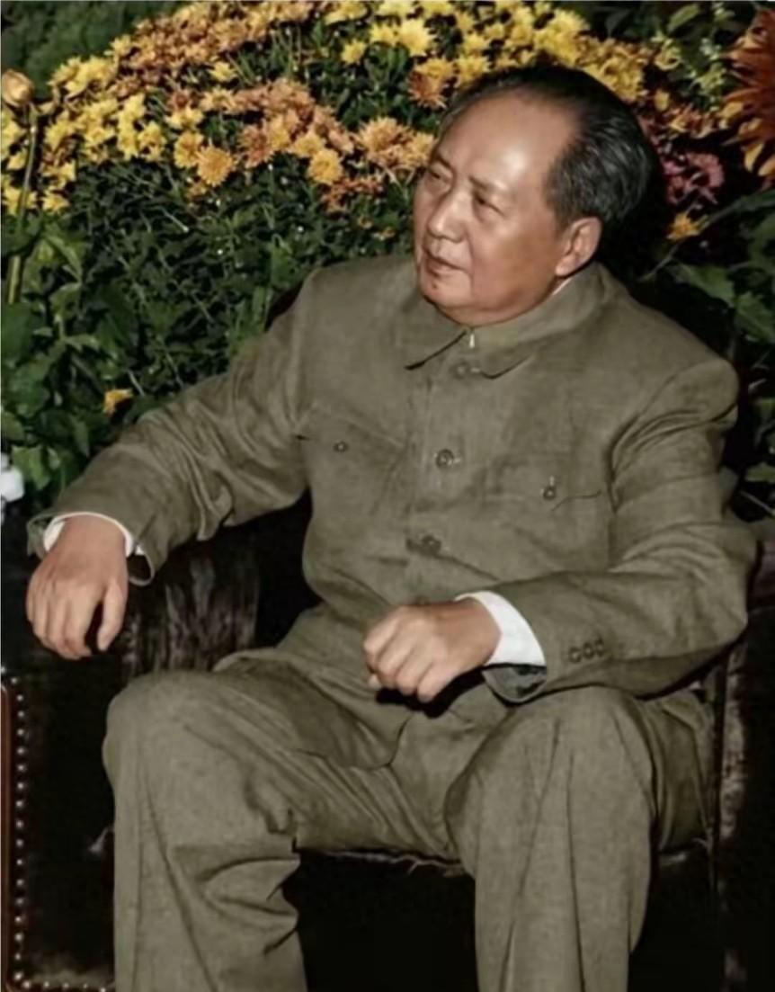 当年主席硬逼干部下乡种地，如今再看，才懂他最深层的忧虑当年数十万机关干部放下