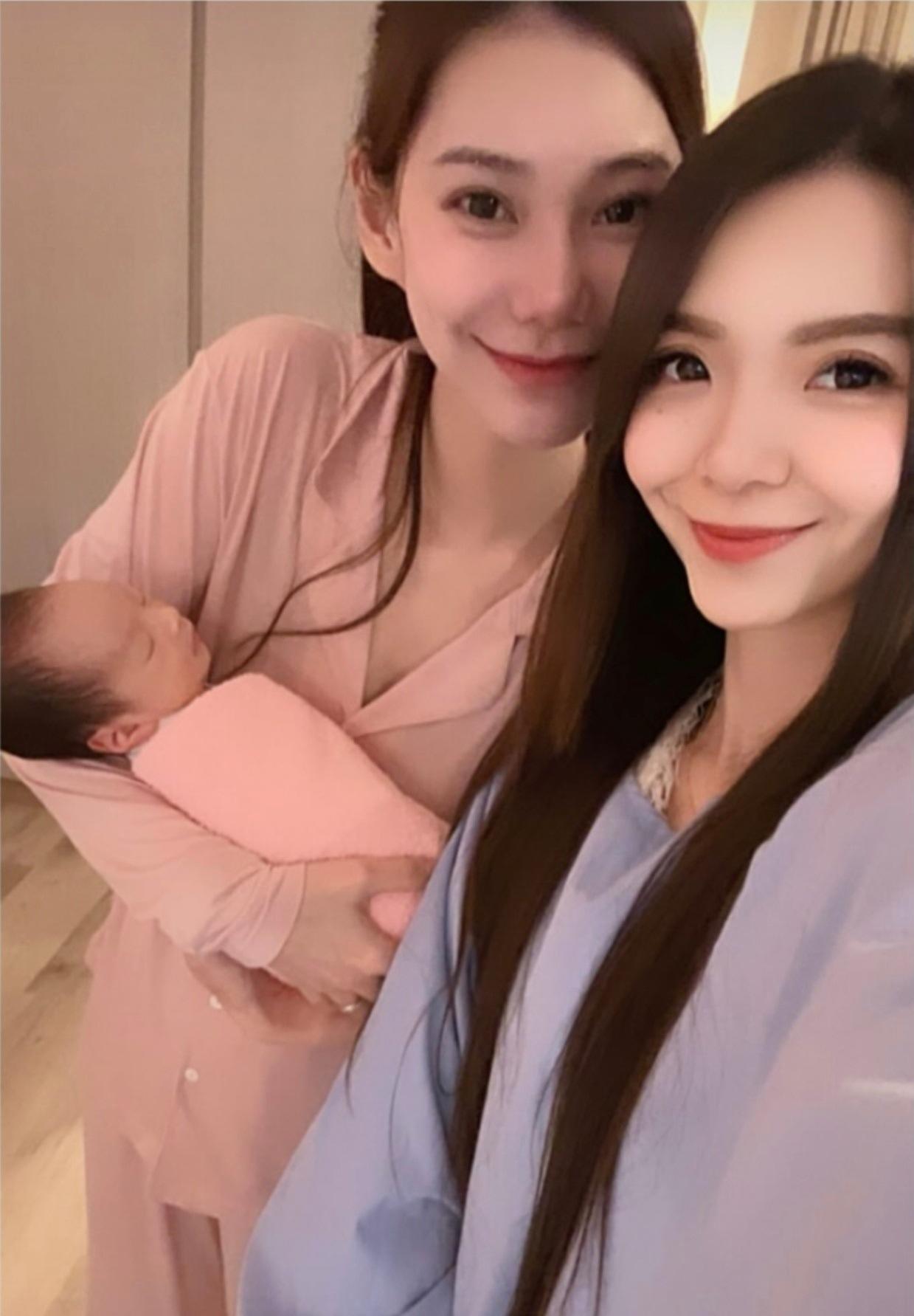 马筱梅抱小汪宝出镜被汪小菲警告，以后要想晒孩子必须我汪小菲同意才行。马筱梅直播时