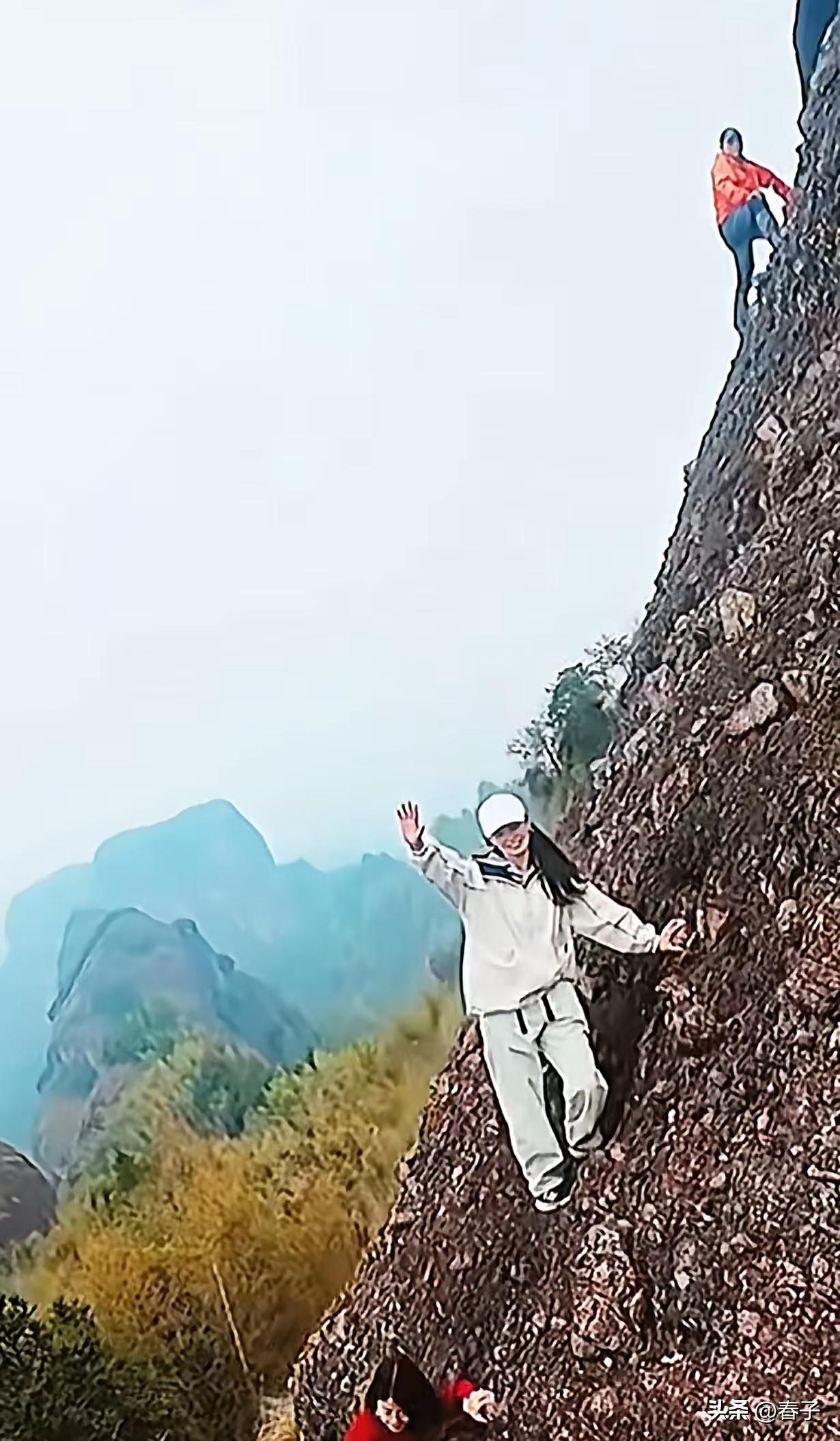 不知道这个时代咋了，女人太优秀嫁不出去。农村光棍汉子又是一抓一大把。