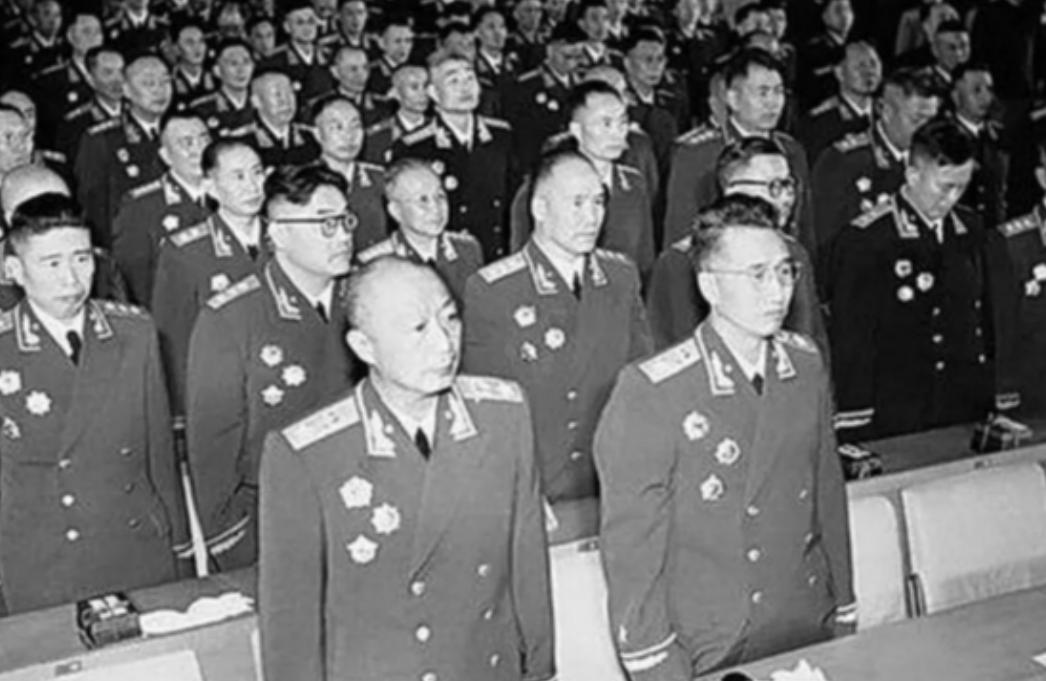 1955年大授衔结束后，王必成闷闷不乐，陈毅叫住：“怎么了？嫌中将低了？”王必成
