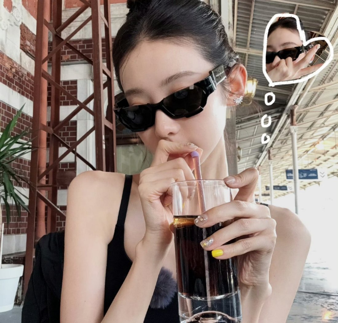 张艺凡这次这么多自拍！有点不敢相信我们真的有福啦～​​​