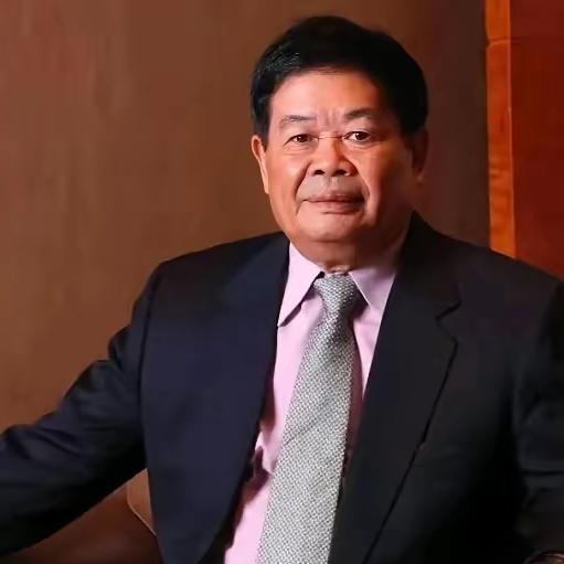 曹德旺为啥着急交班呢？他自己说了，刚从上海体检回来，身体好着呢，没啥毛病。