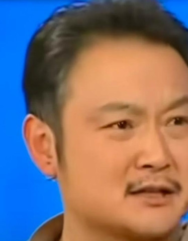 演员欧阳奋强回忆起，当年陈晓旭和饰演袭人的袁玫一起到我家做客，刚好碰到了我父亲用