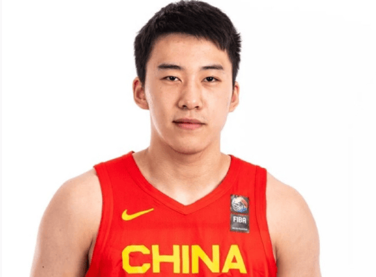 媒体人: 王俊杰的比赛气质和其他人完全不是一个档次