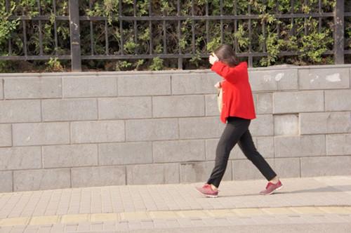 女强人妈妈嫌弃爸爸懦弱, 听到女儿的一席话, 妈妈自责不是好母亲