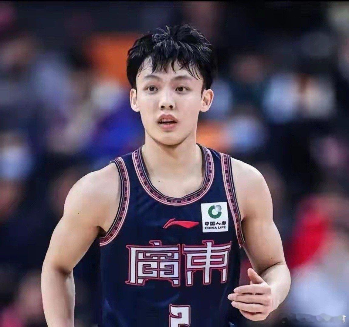 徐杰赚得盆满钵满！广东男篮收获6连胜后，徐杰赚得盆满钵满！这名球员不仅展现出强大