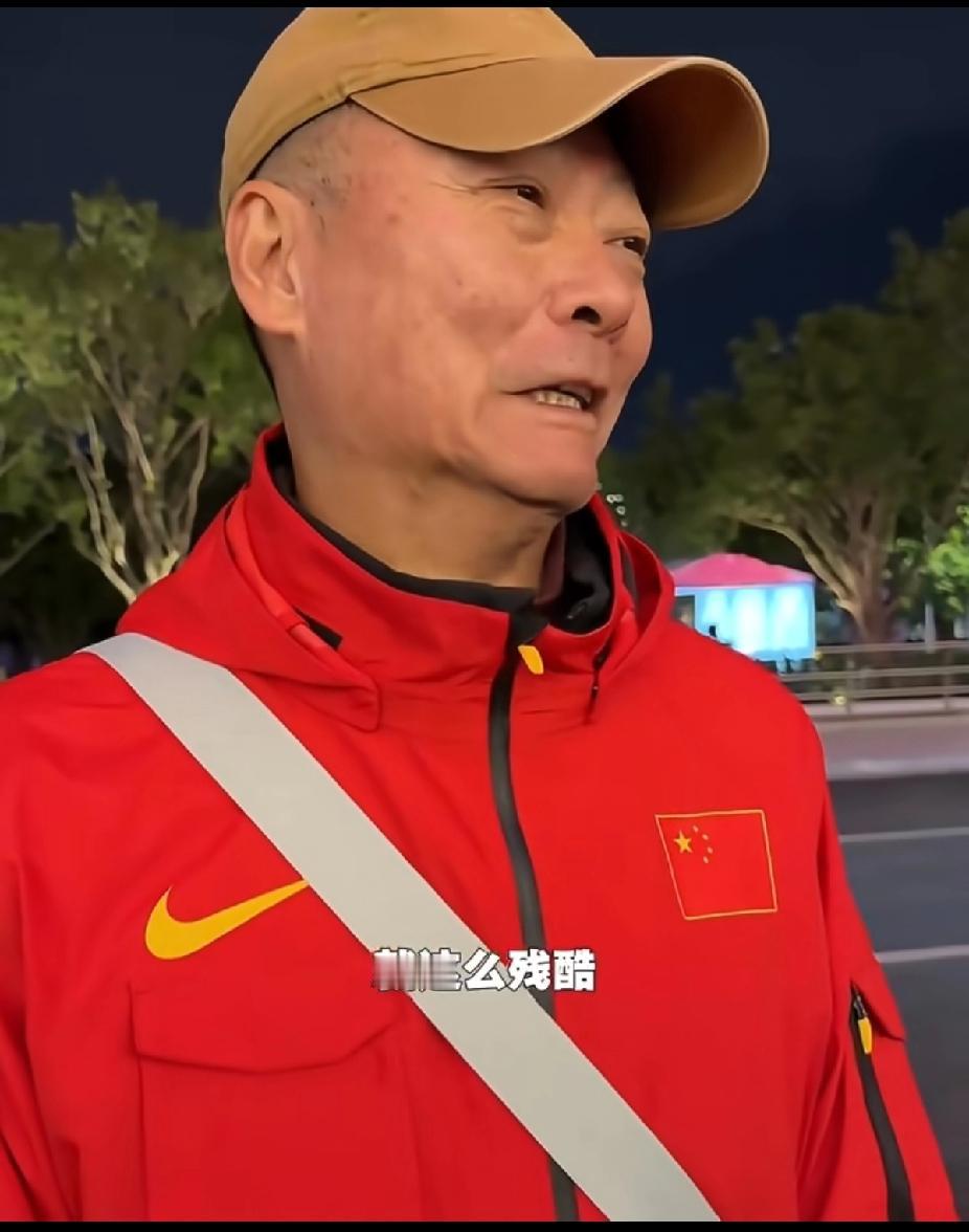 刘景阳夺冠视频还在鸡皮疙瘩掉一地！不是因为金牌多耀眼！是她20年的“熬”劲儿