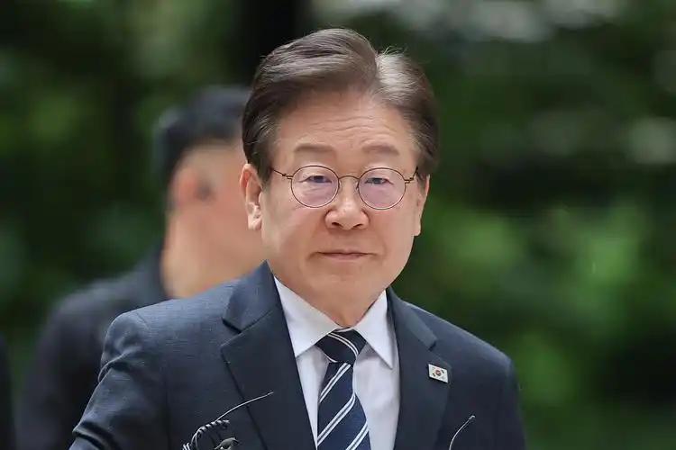 一边是射导弹，一边是撤导弹，高下立判了家人们！3月11日，朝中社正式发布消息