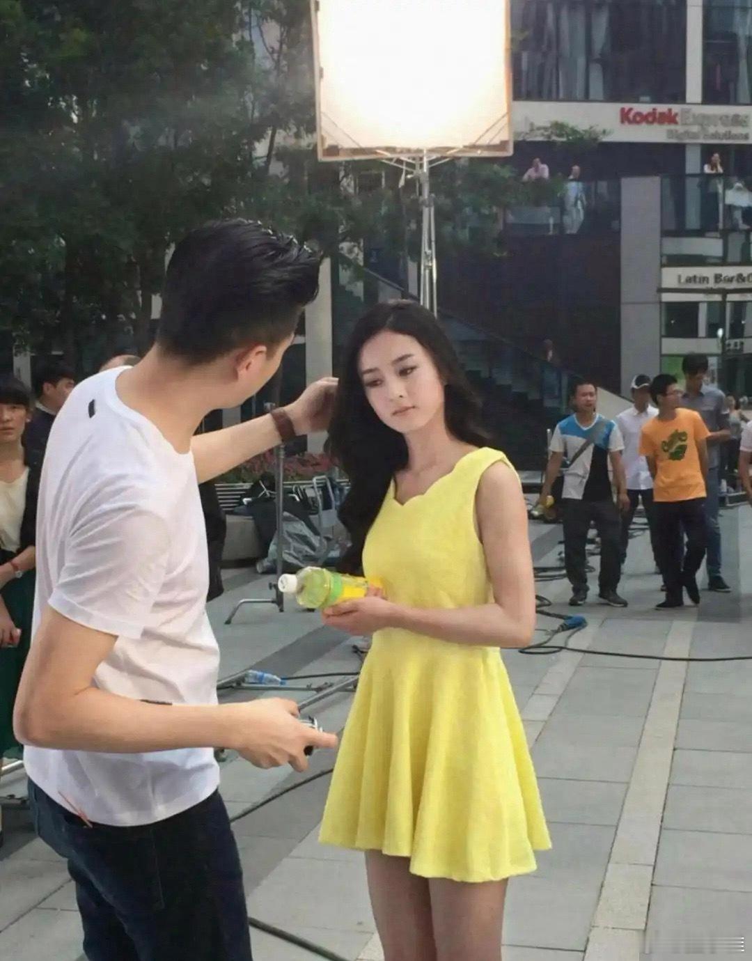 早期的赵丽颖，好青涩啊