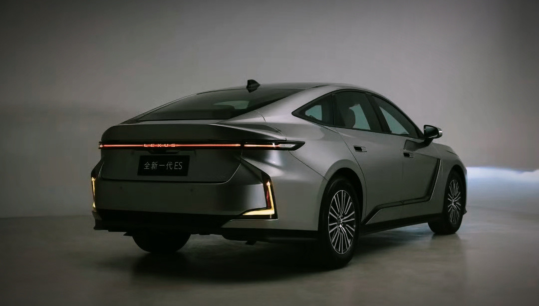 咋整啊……我之前车展上拍过几张，后来没存图，放弃了，没法把它拍好看