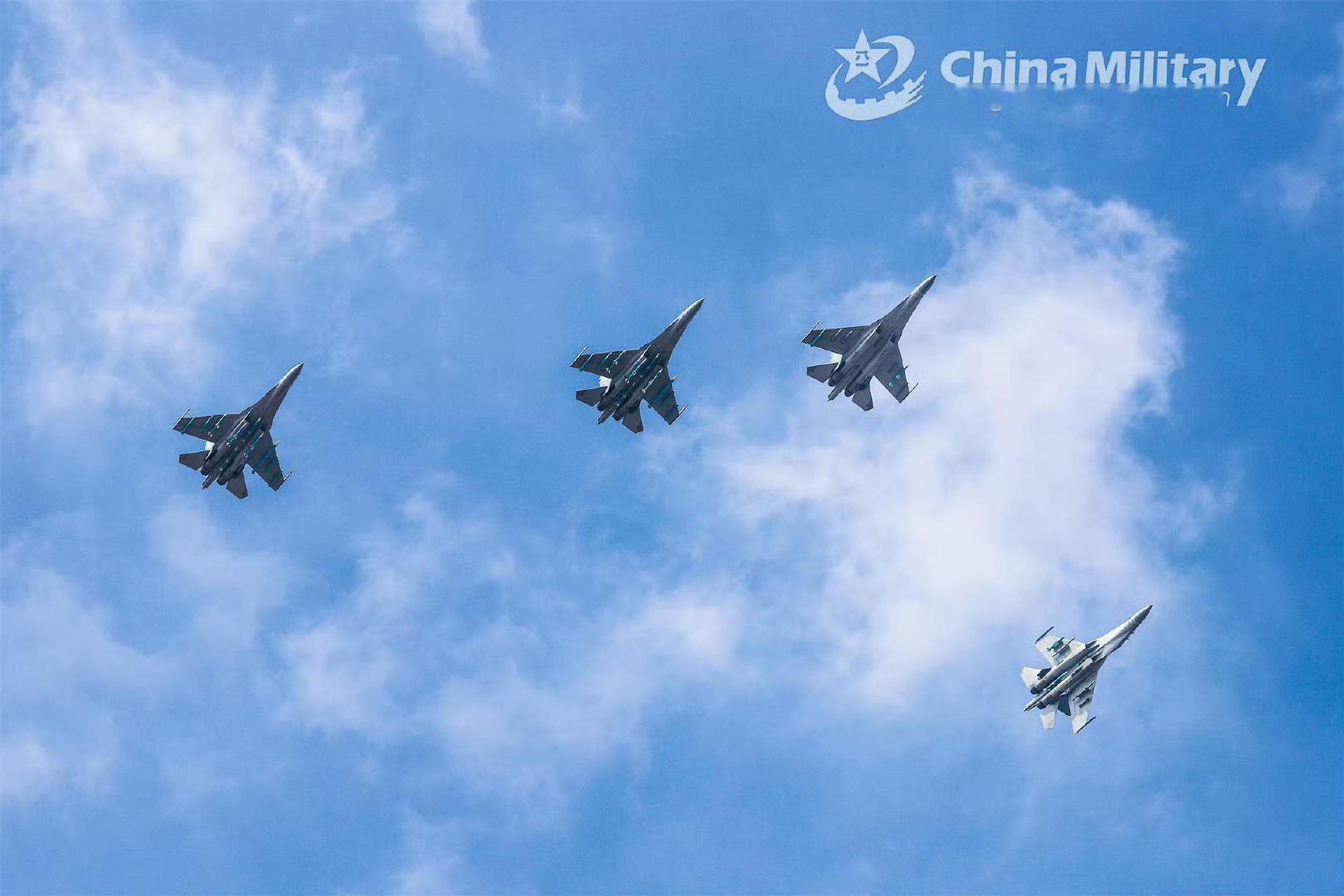 为什么有了歼20还要造歼16为什么要歼-16？我就默默地发图：​​​