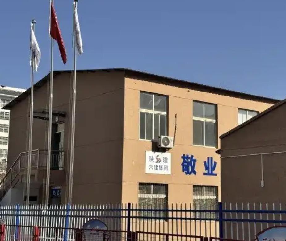 工程部分施工项目不合格，监理白天要求拆除整改，晚上肋骨就被打折了4根。没想到这年