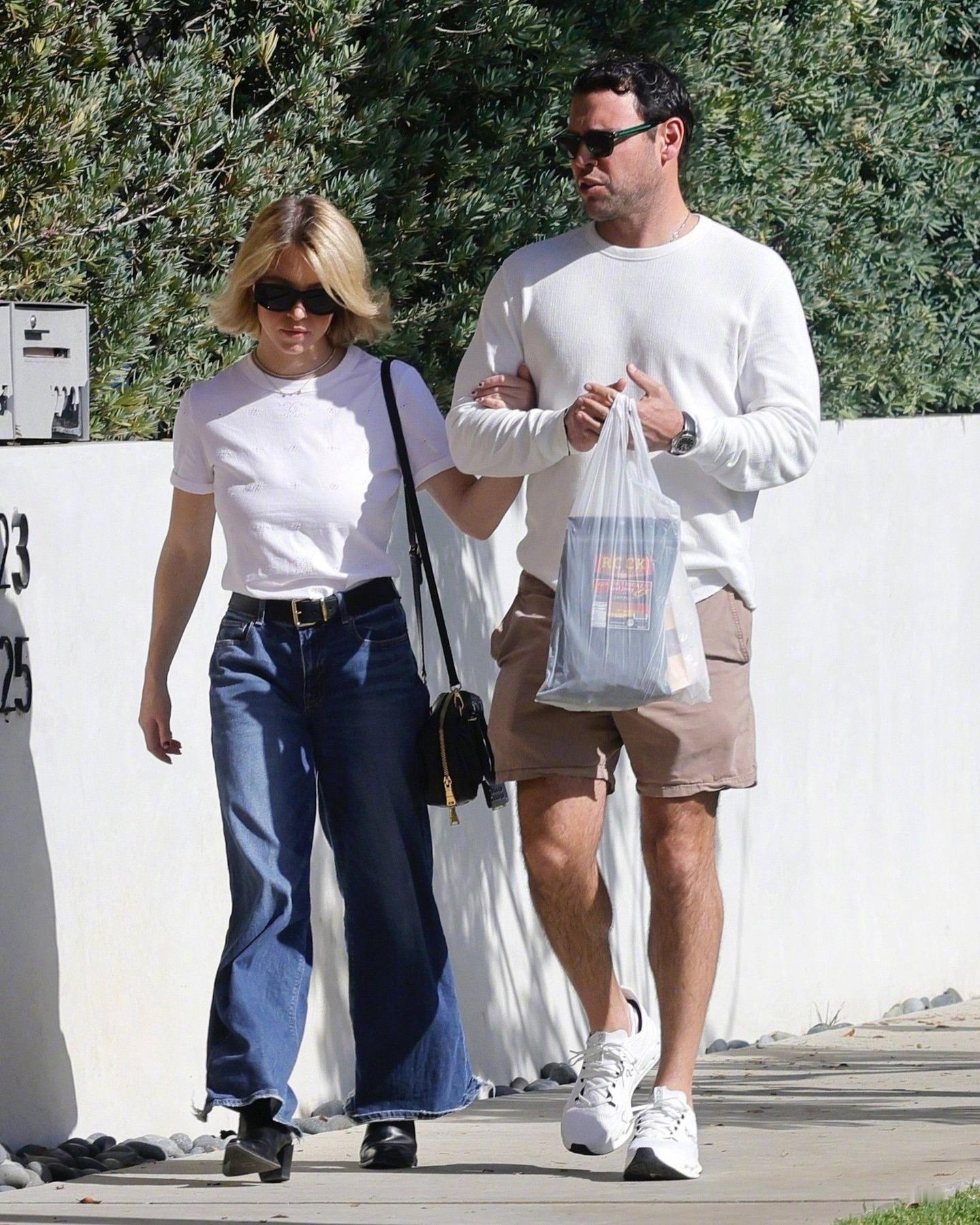 悉尼妹sydneysweeney和男友ScooterBraun情侣装现身