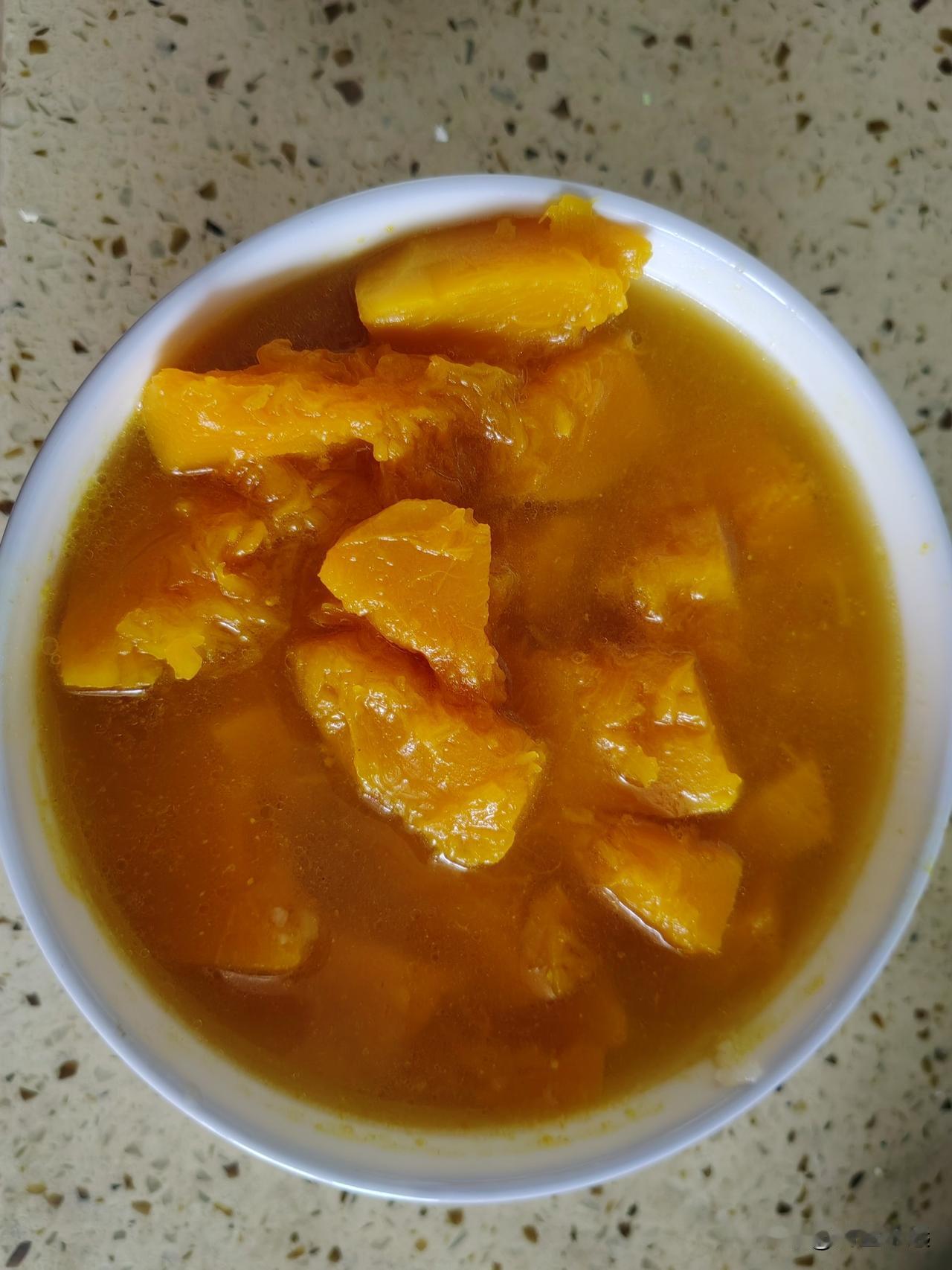 生活中我不喜欢做饭，也得做饭。我不喜欢点外卖，也不喜欢到外面去吃饭，只得自己做