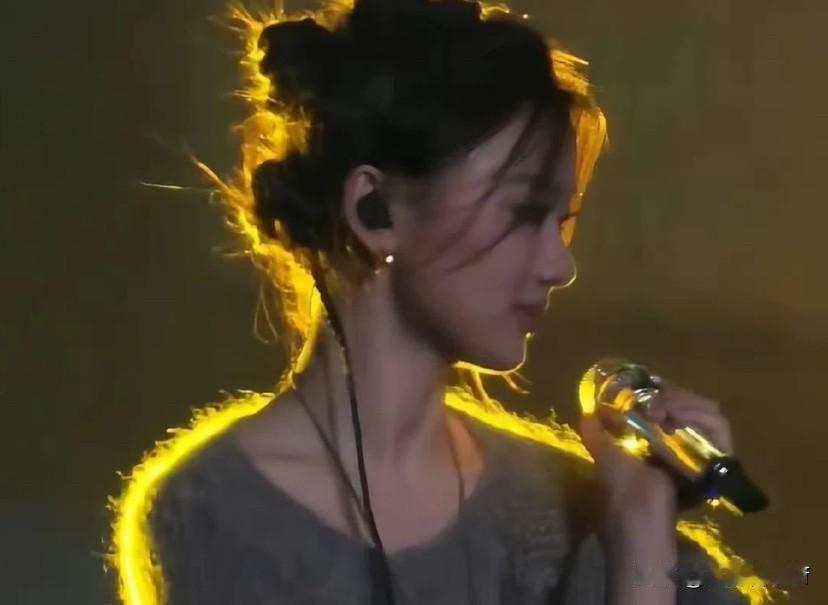 歌手2025第四期，单依纯选择《李白》保守估计2-3名原曲《李白》，是李荣浩