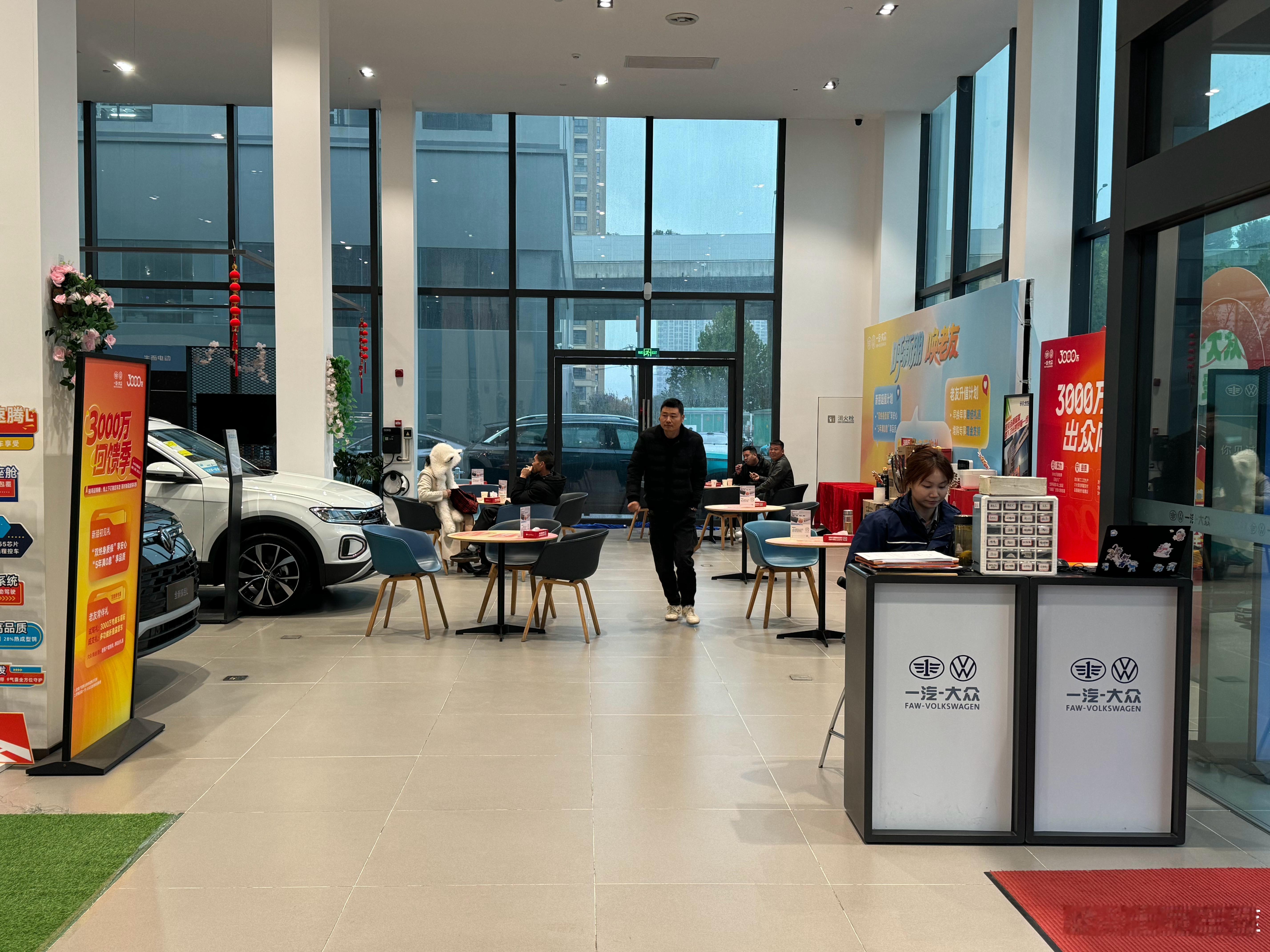 还是大众客户多整个店里起码10波客户这些车型感觉变化不大