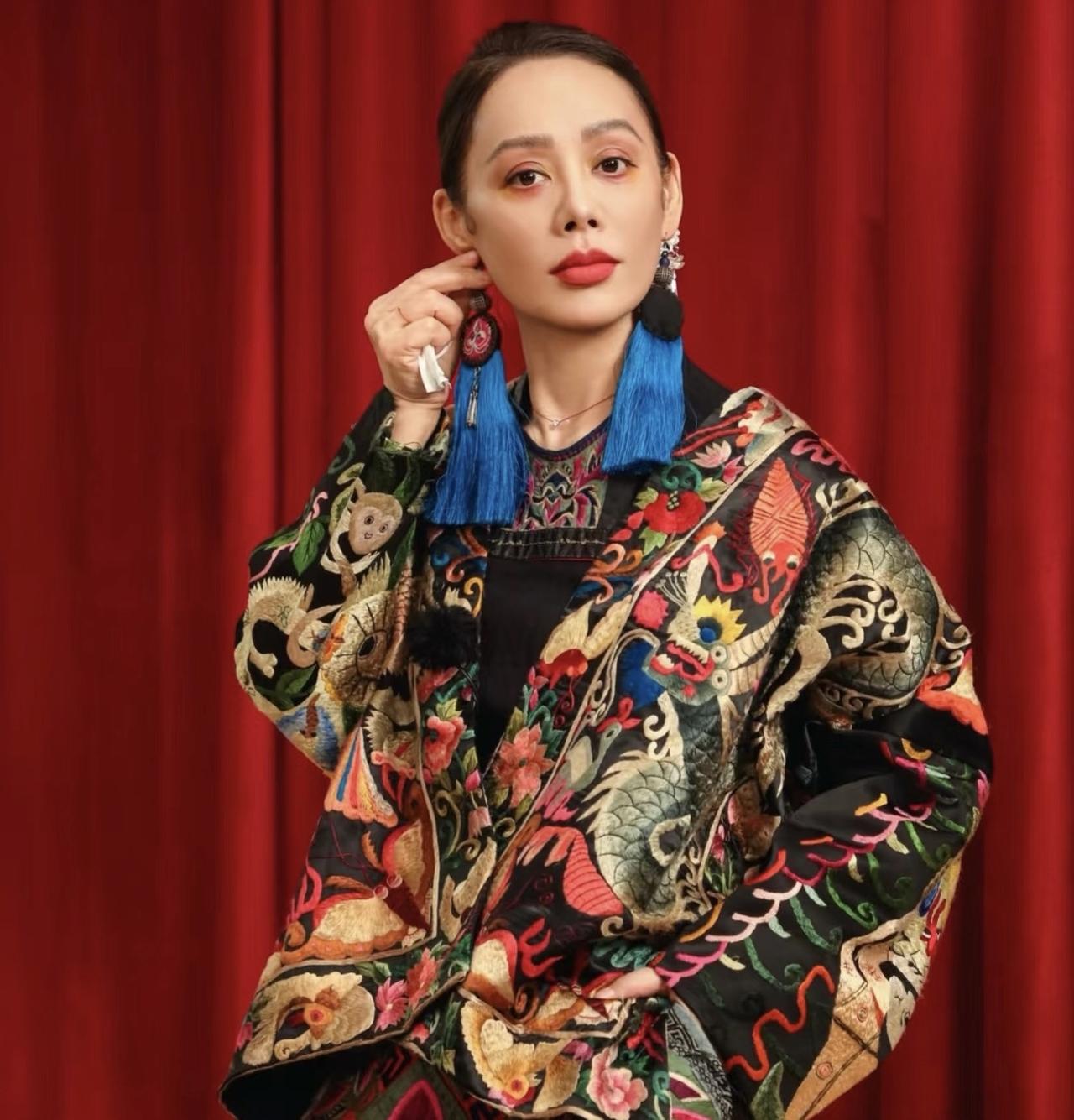 宁静的一句话，把很多人的年龄焦虑治好了，她说：我是1972年的，我54岁