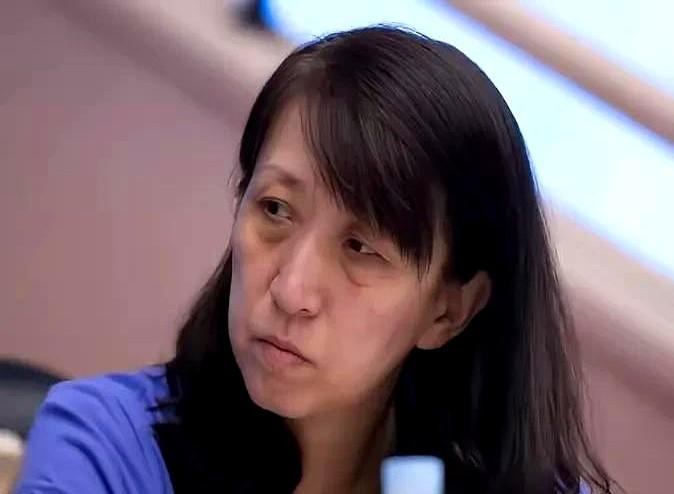 “赖亚文下课”引热议！赖亚文现在不好做“赖亚文下课”的声音一直没停