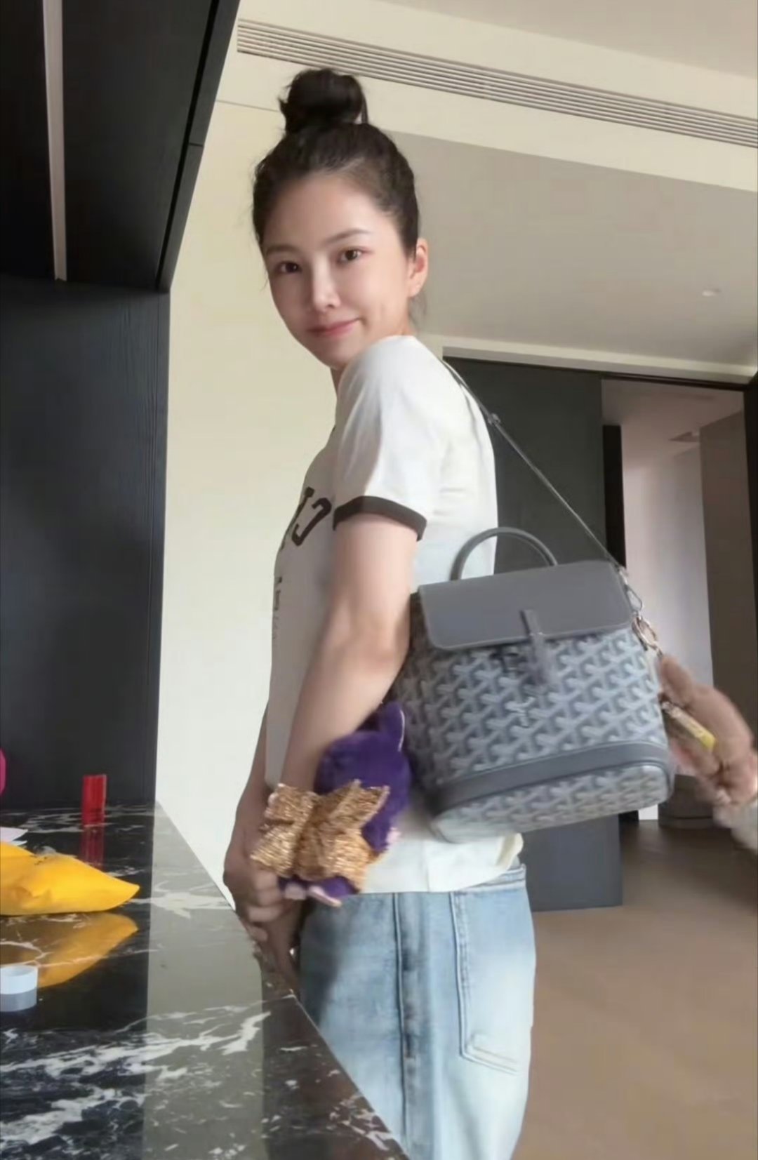 王灿吃面用Labubu挡汤汁，啊啊啊？那可是labubu耶[哭哭]我抢都抢不到的