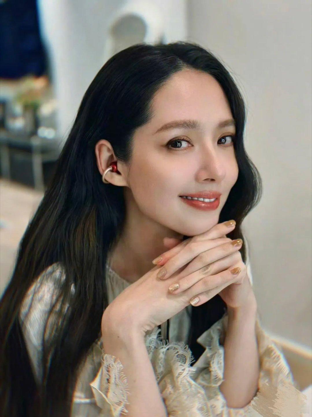 郭碧婷向太有给很多钱向太之前许诺给郭碧婷的房子以及财产，其实都是给孩子的，所以