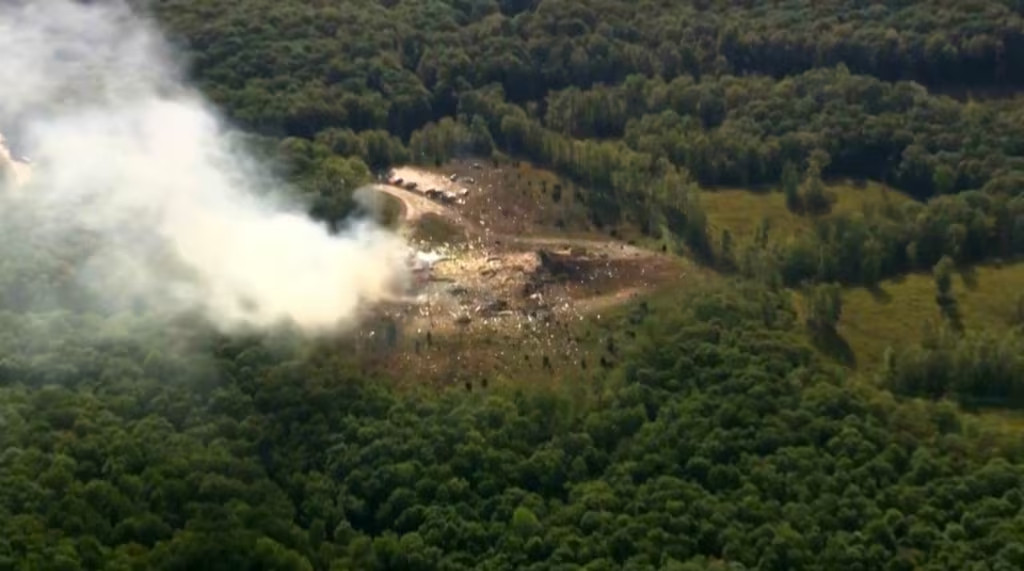 热点观点美国军用炸药厂爆炸19人失踪​​​突然发现一个对帝国来说很细思恐极的