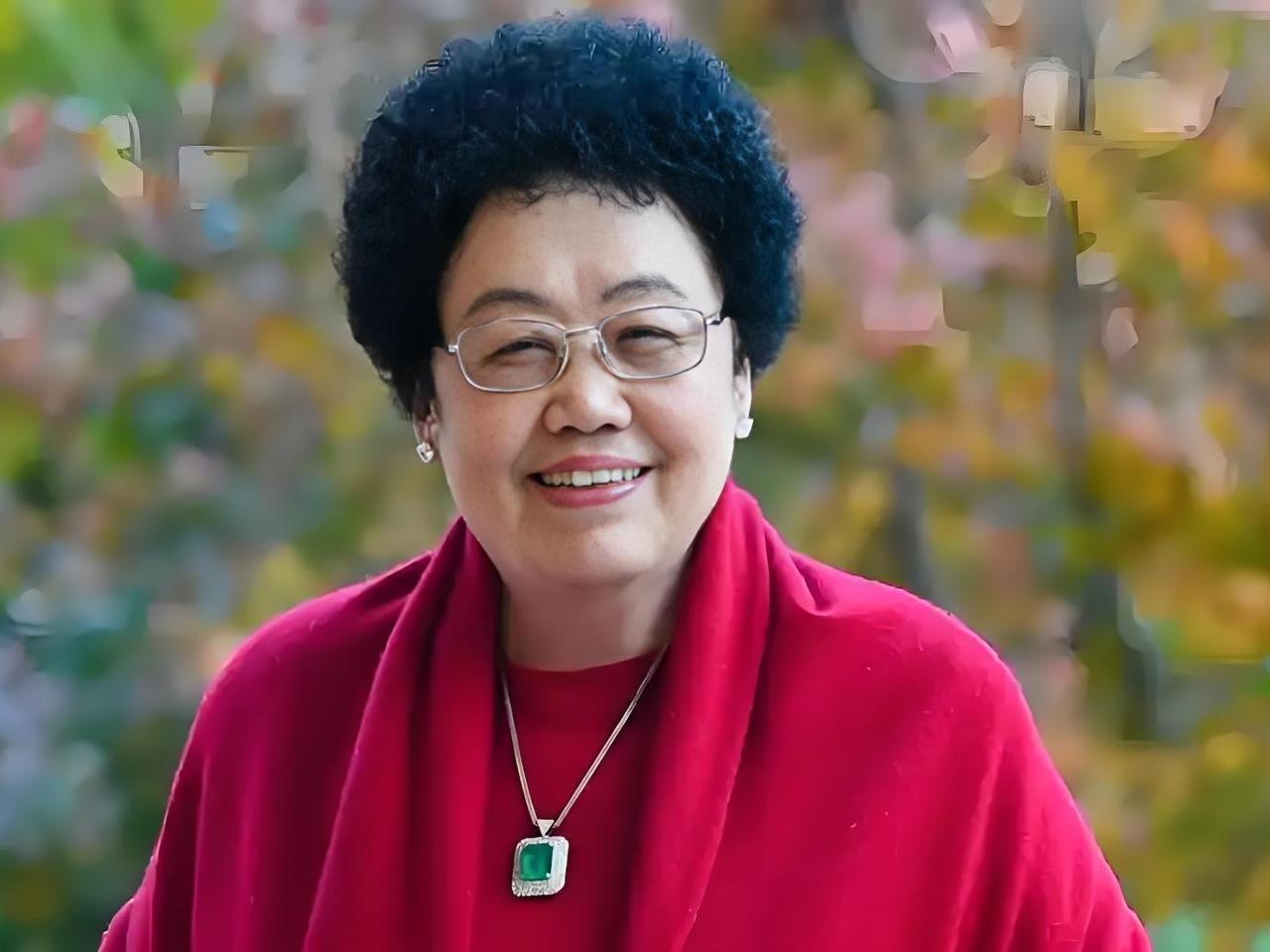 470亿女首富陈丽华离世！和迟重瑞36年婚姻，藏着最动人的细节。4月7日，