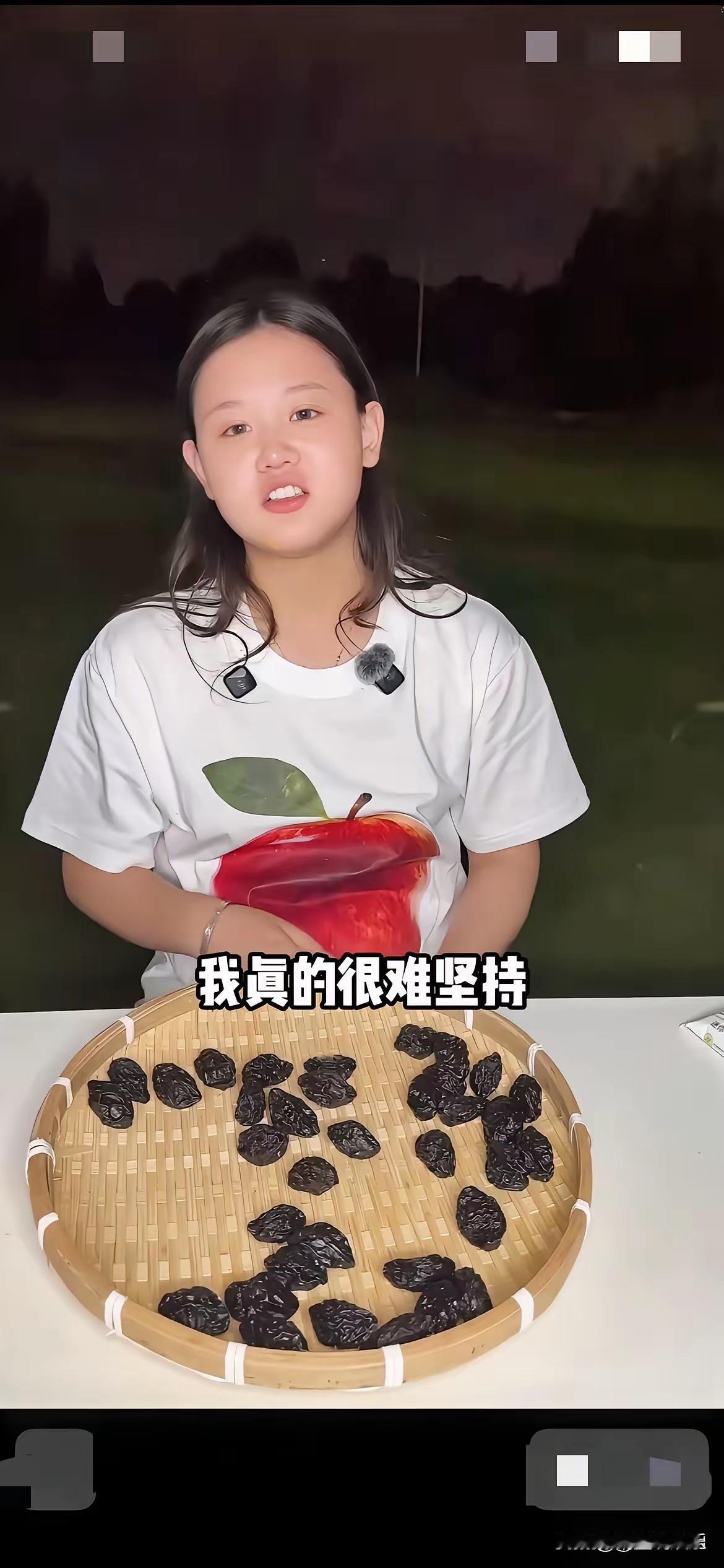 没想到张家齐做自媒体竟是因为厌倦了体制内的工作，她辞掉了体制内的工作改行做自媒