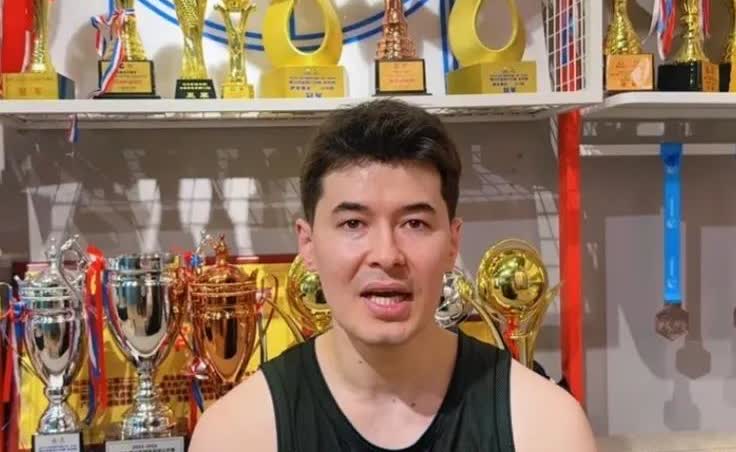 最近，一些媒体又在爆炒新疆飞虎男篮队长，阿不都.沙拉木转会的消息，具体内容是，阿