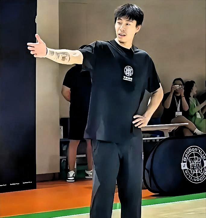 有点没想到，祝福张镇麟吧！实在想不通辽宁为什么会把张公子拱手让给上海男篮，难道