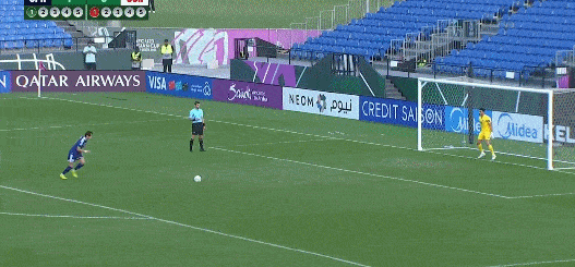 约旦门将的悲剧：扑救瞬间的狂欢与规则的无情反转