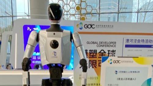 上海为人形机器人发展注入强劲动力，全力打造长续航“心脏”。近日，智元等5家企