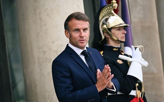 欧洲政要排队来华，马克龙登上专机前，对华提出特殊要求前段时间还在跟风美国喊“去风