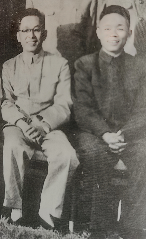 1962年，福州军区司令员韩先楚被平反，军区政委叶飞做了检讨，说自己犯了斗争矛盾