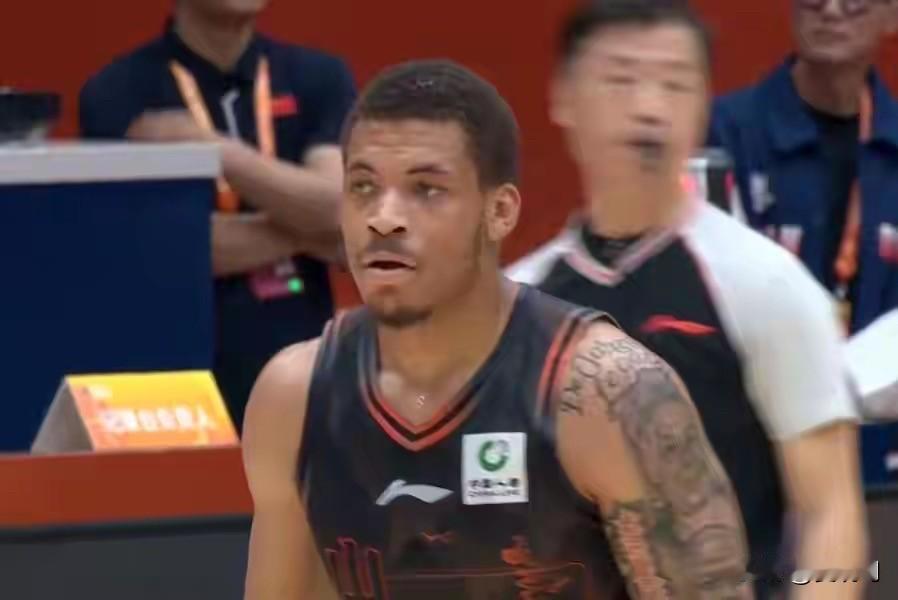 时隔五年，山东高速男篮再次进入八强！几多不易，俱乐部球队会全力挽留内线陶汉林，下
