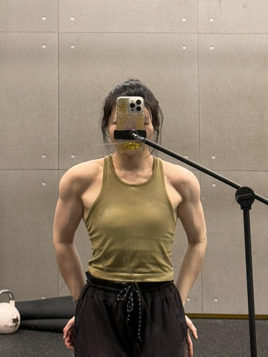 练成别人口中的肌肉女了💪肩臂训练计划