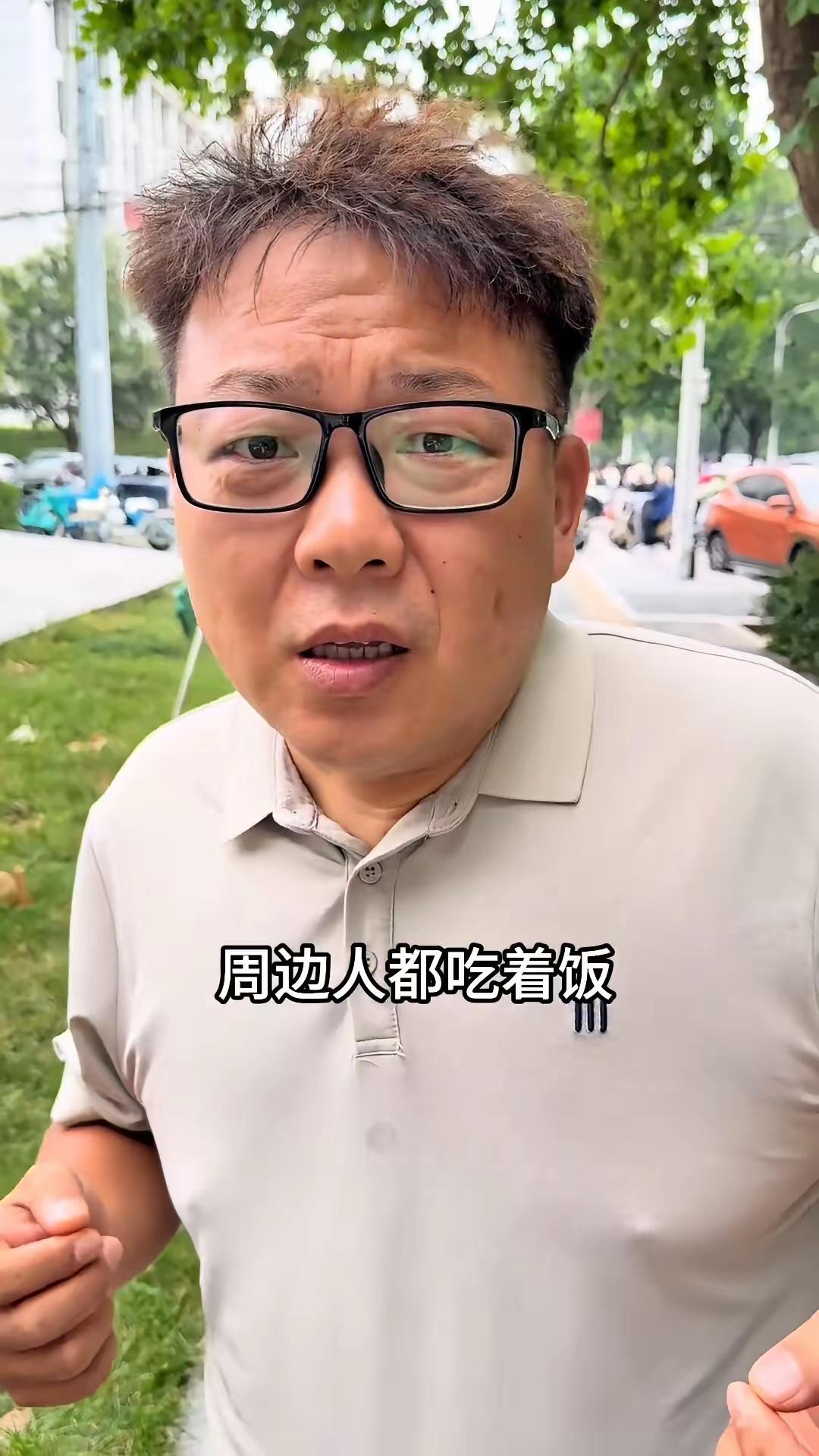 第一回坐商务座，乘务员问我吃不吃饭，说实话怕贵，我说不吃，结果一会看周边人都吃着