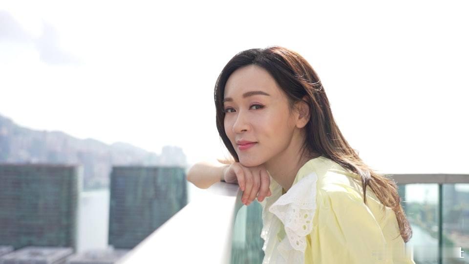 李家鼎（鼎爺）的家事風波鬧得滿城風雨，大細孖李泳漢、李泳豪兄弟決裂，連環爆出的「