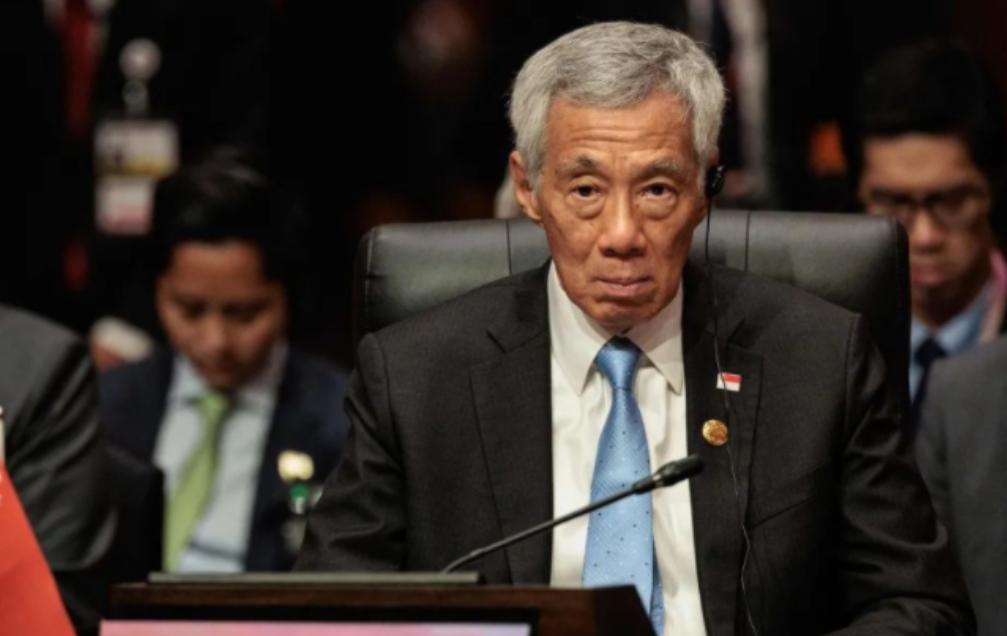 现在的新加坡，怕是真的坐不住了！为什么？因为中国人正在一步步砸掉他们端了几十年的