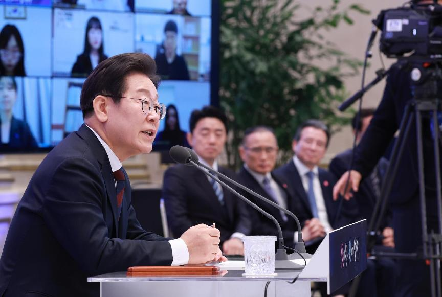 拒了中方请柬不到2小时，李在明启动访美前奏，不来华先见特朗普。表示拒绝我国的邀请