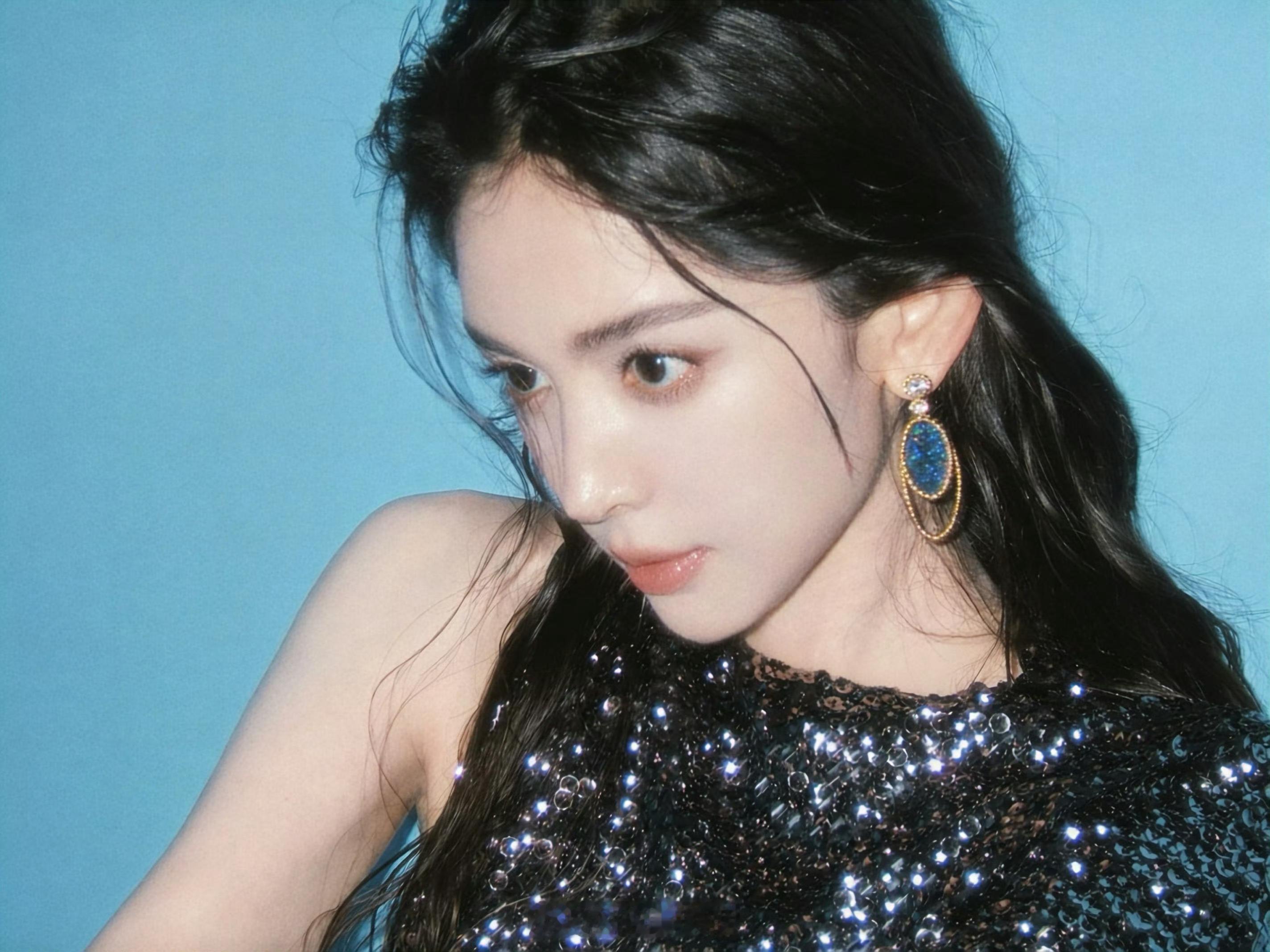 今天的身份是海妖女王💎娜扎一出现，直接杀死了比赛！