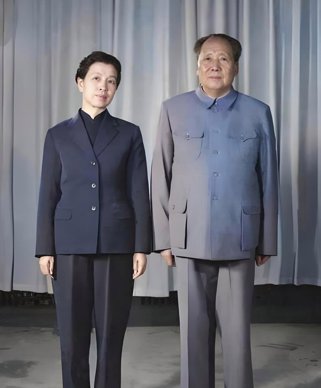 看到那张毛主席的照片，心里就热乎乎的。今天咱们不聊别的，就说说这位老人家给咱们中