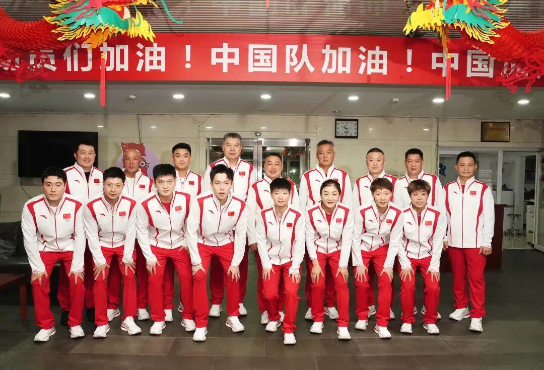 这种创意展示不仅让我们感受到中国文化的魅力，也让全世界看到了中国传统艺术与现代体