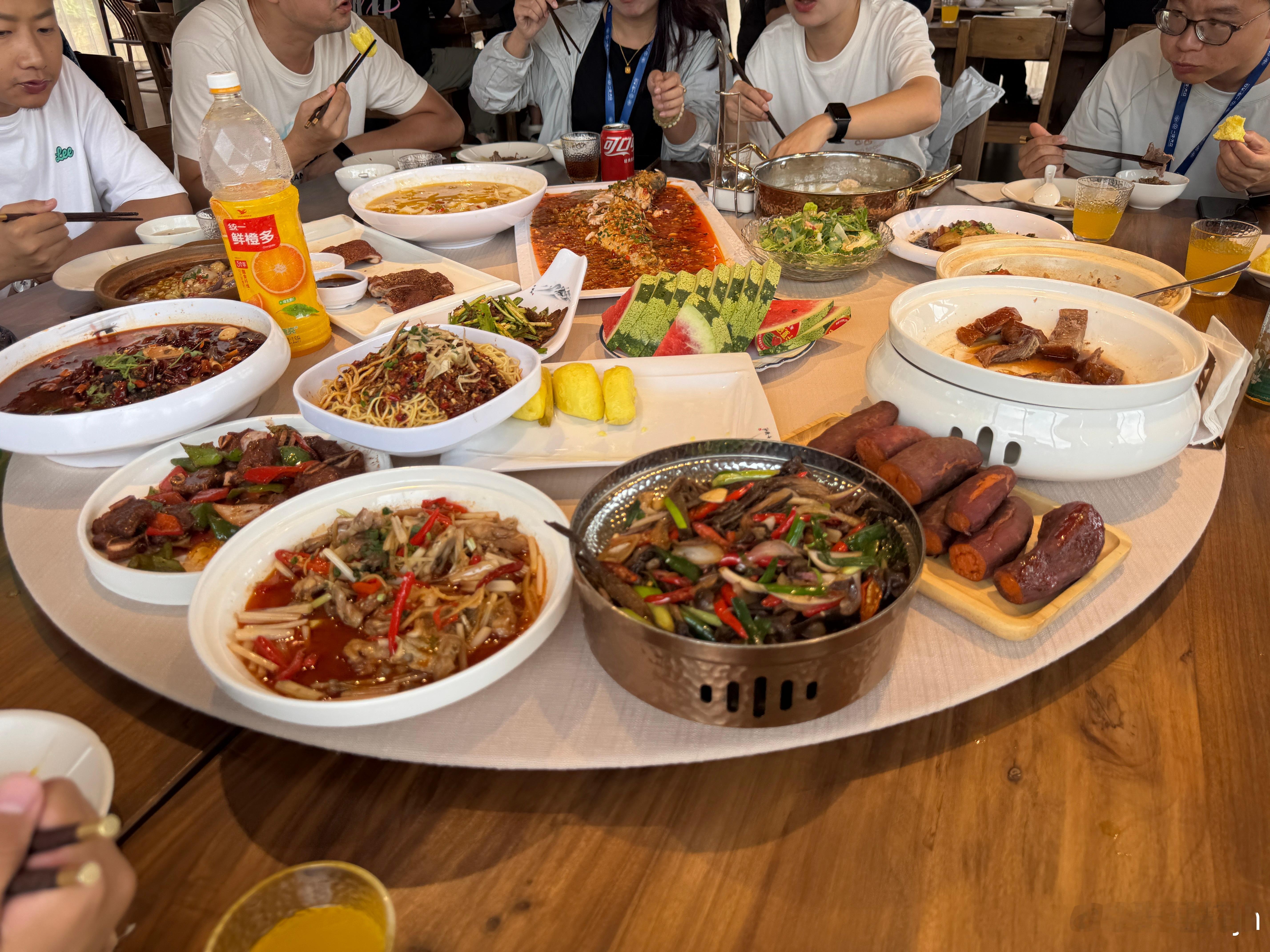 川菜很好吃，但是我减肥！接受监督！[加油][加油]​​​
